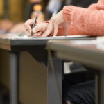 「中規模食品メーカー」で働く「販売促進企画」の仕事内容・給料レポート