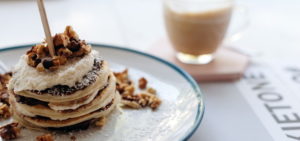 「小規模カフェ」で働く「接客と調理アルバイト」の仕事内容・給料レポート