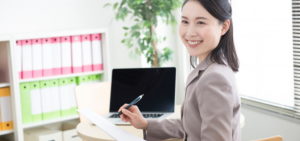 「損保会社」で働く「事務職」の仕事内容・給料レポート