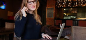 「空港運営の免税店」で働く「販売兼商品買い付け」の仕事内容・給料レポ