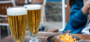 「小規模個人経営の居酒屋」の「キッチン・フロア担当」の仕事内容・給料レポート